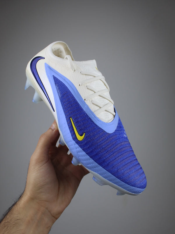 Phantom 6 Low Elite Football Boots
