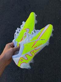 Mercurial Vapor football boots with pink swoosh outlines Football Boots