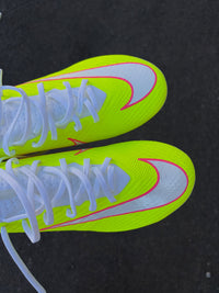 Mercurial Vapor football boots with pink swoosh outlines Football Boots