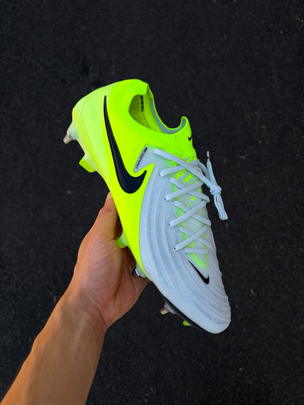 Phantom GX 2 Elite low-top football boots in the Metallic Silver/Volt/Black Football Boots