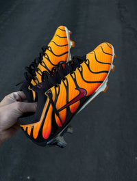 Zoom Mercurial Vapor XV Elite x Air Max Plus in the "Pimento/Black" Football Boots