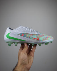 Phantom 6 Elite Low FG x EAFC limited edition football boots